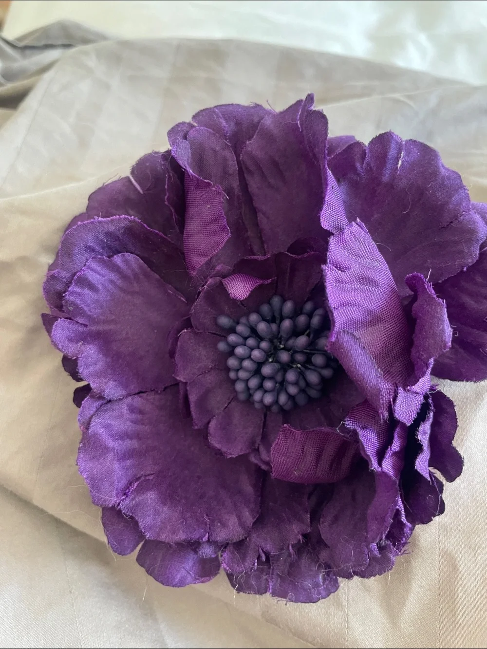 NWOT Forever 21 Deep Purple Fabric Flower hair Accent Clip